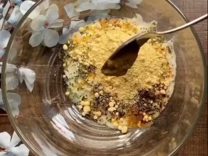 mix ingredient into bowl