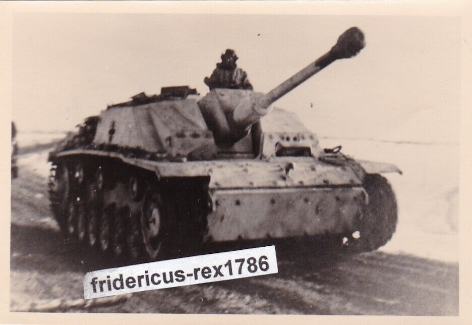 Foto Sturmgeschütz Panzer Tank StuG Front combat Winter camo