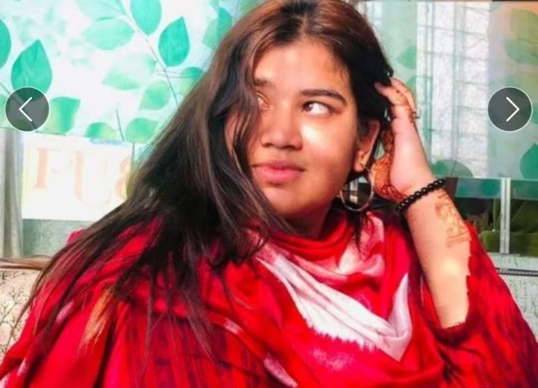 Horny Desi Chubby Girl Full Nude Boobs Pressing and Fingerring Videos