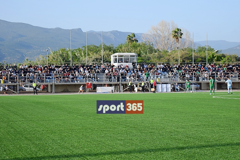 , &Tau;&omicron; &phi;&omega;&tau;&omicron;&rho;&epsilon;&pi;&omicron;&rho;&tau;ά&zeta; &tau;&omicron;&upsilon; &tau;&epsilon;&lambda;&iota;&kappa;&omicron;ύ &Epsilon;&rho;ά&nu;&eta;-&Pi;&alpha;&nu;&theta;&omicron;&upsilon;&rho;&iota;&alpha;&kappa;ό&sigmaf; (&phi;&omega;&tau;&omicron;)