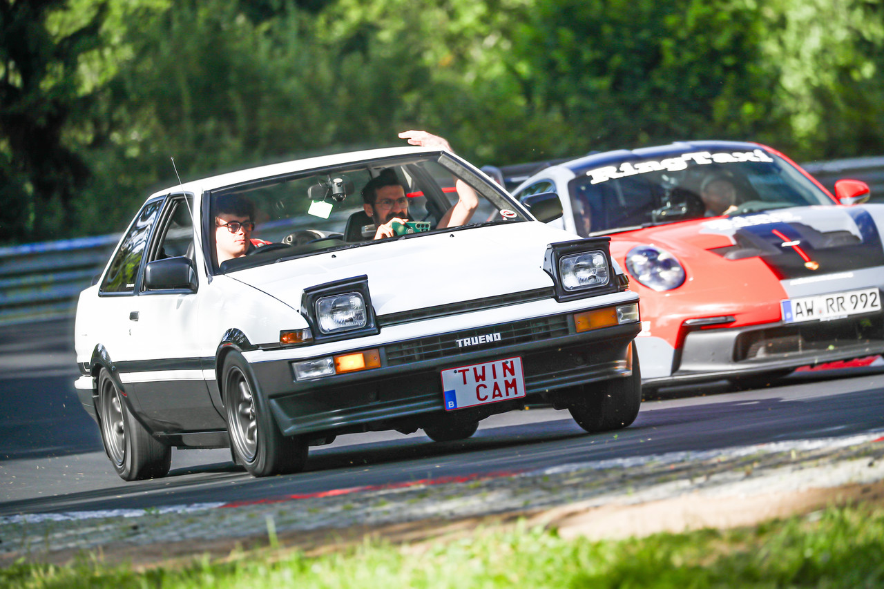 racetracker 37322159 581855