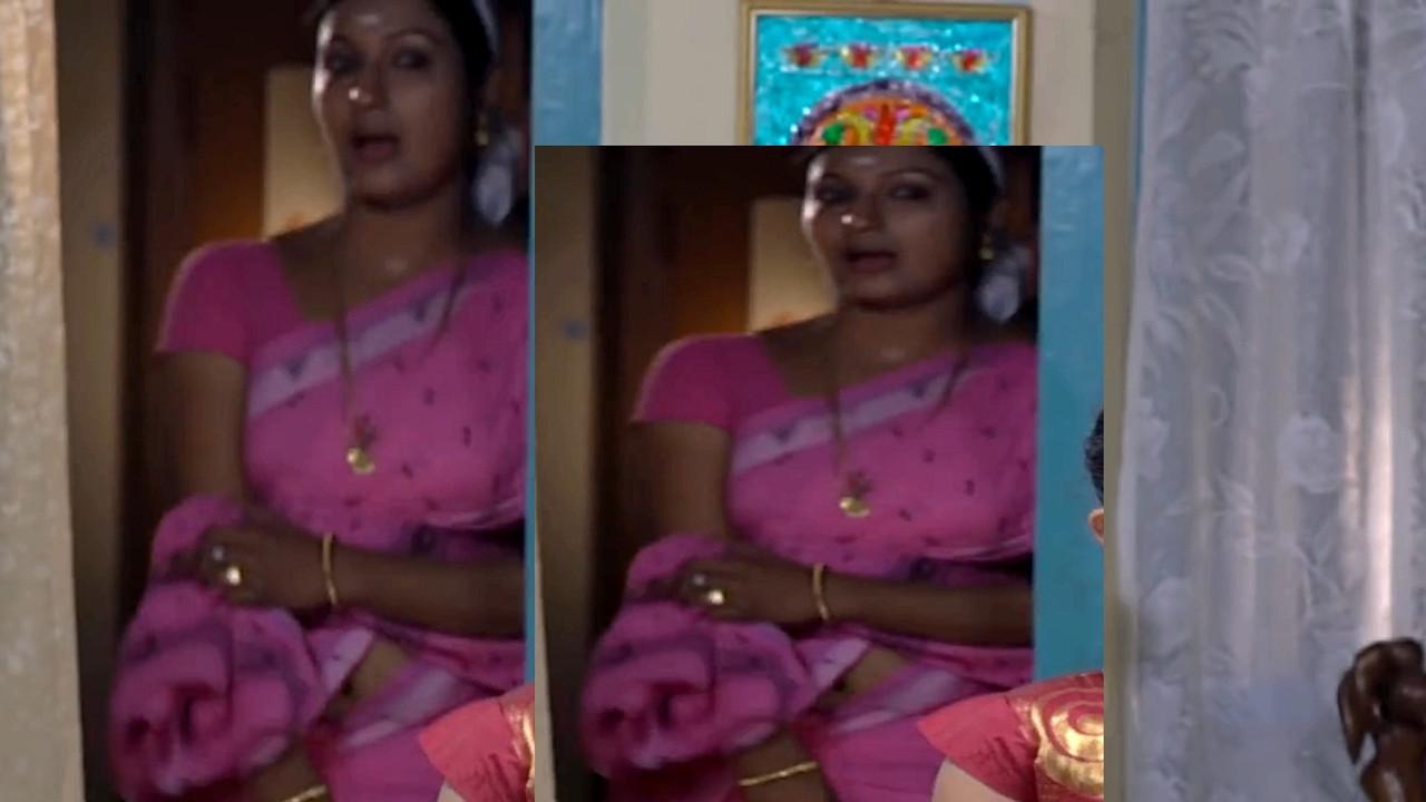 Manju Satheesh Hot and Rare Navel Slip.mp4_snapshot_00.07.664