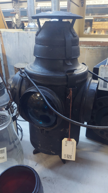 98572D14-702A-4274-BD26-187F616D5D08