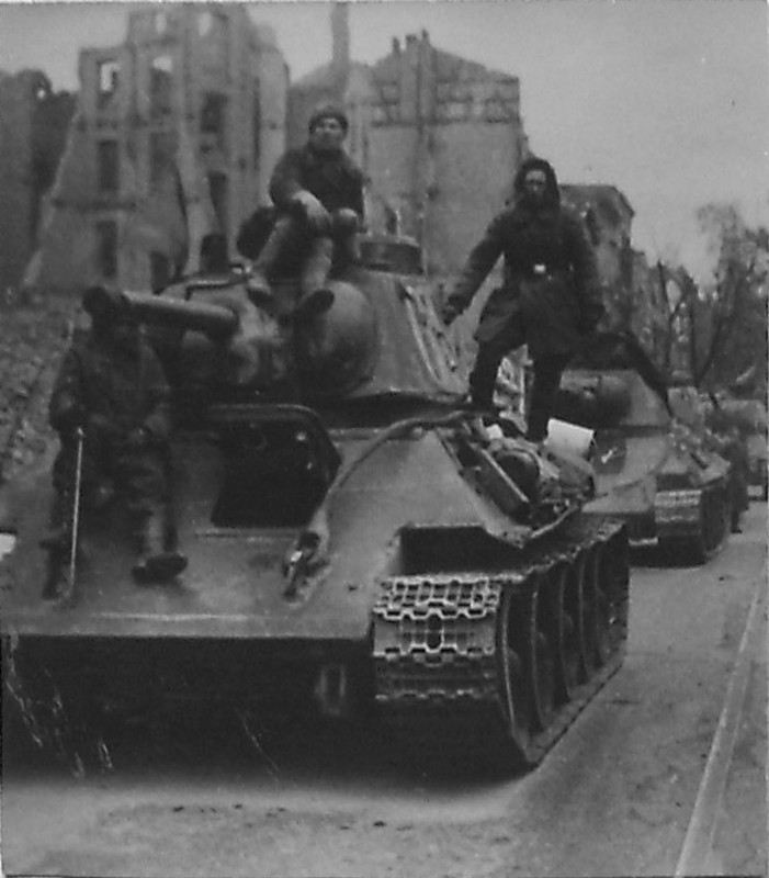 Боевой путь Первой гвардейской танковой армии и её герои Том 7  Поход  на  Берлин (9)