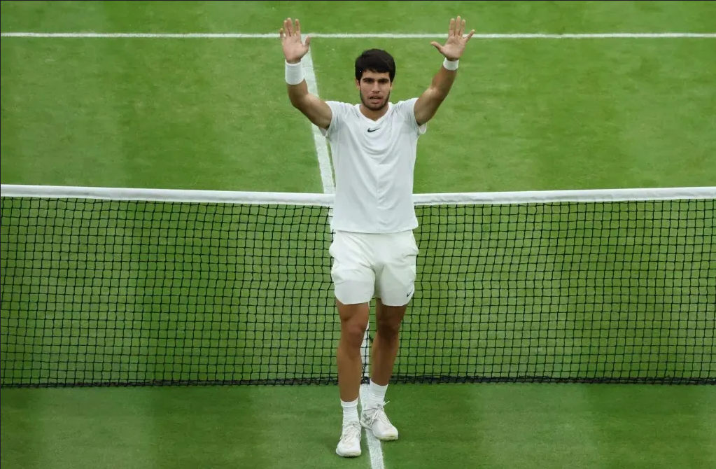 Novak Djokovic y Carlos Alcaraz van por título de Wimbledon