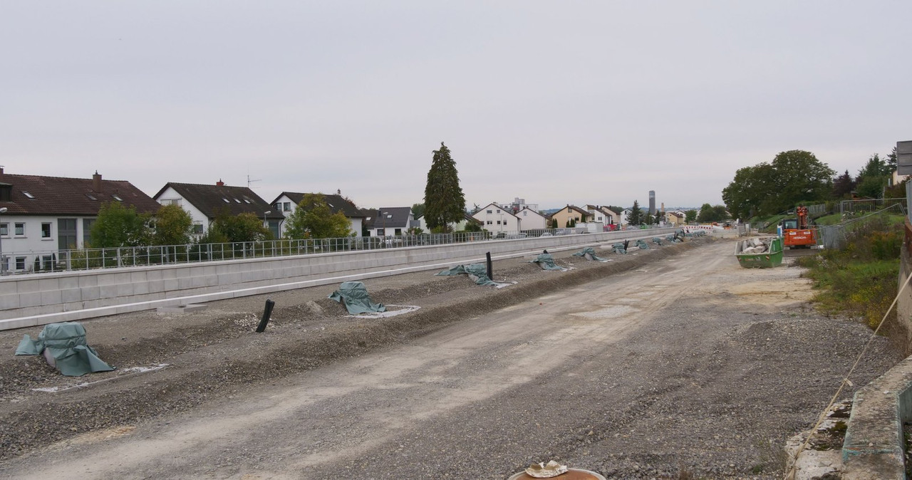 [Bild: 031025-112436-1b.jpg]