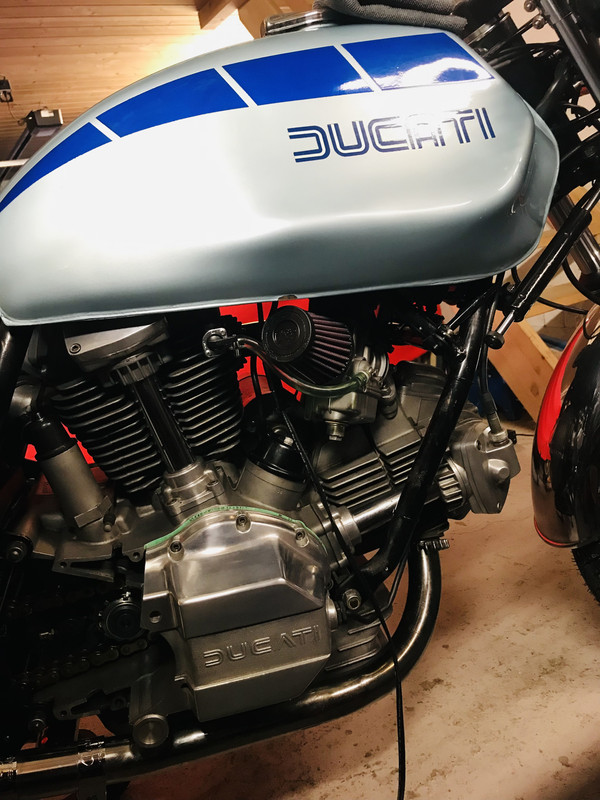 7A81F276-DE95-4406-86D0-FCF777E9726C