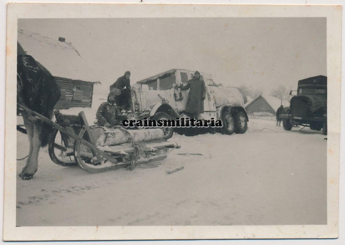 Orig. Foto Feuerwehr Löschfahrzeug Henschel 33 m. Winter Tarn Ca