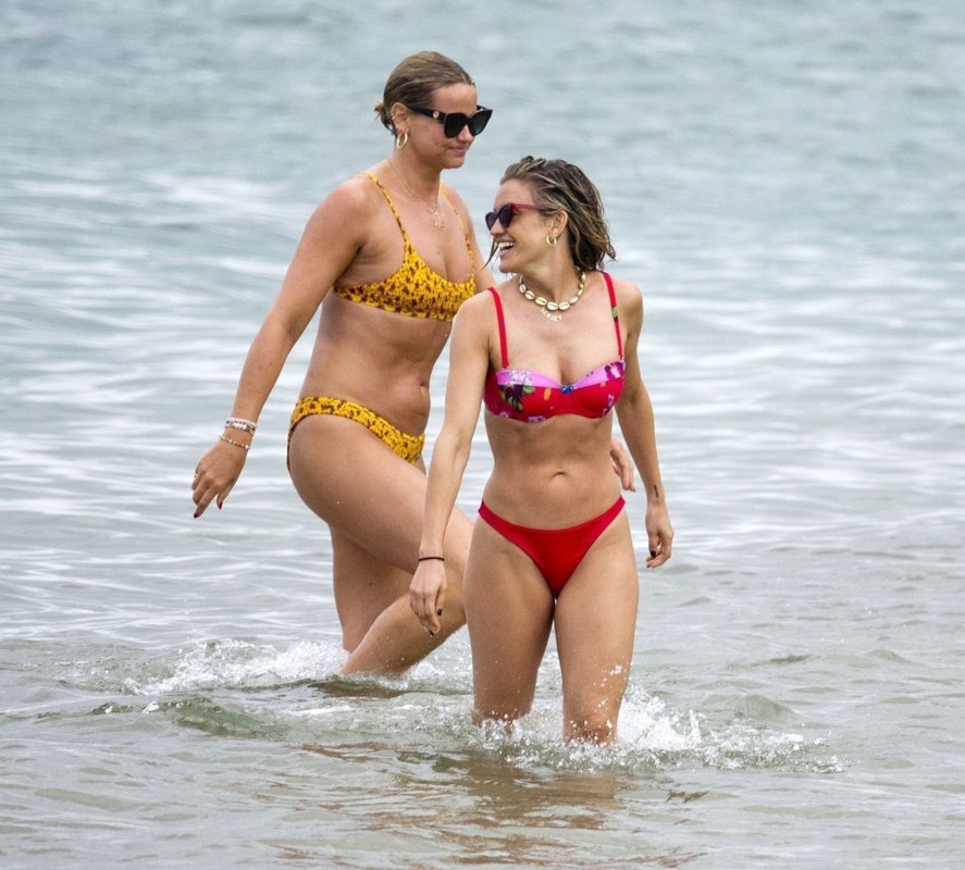 Ashley-Roberts-Sexy-Th(30)