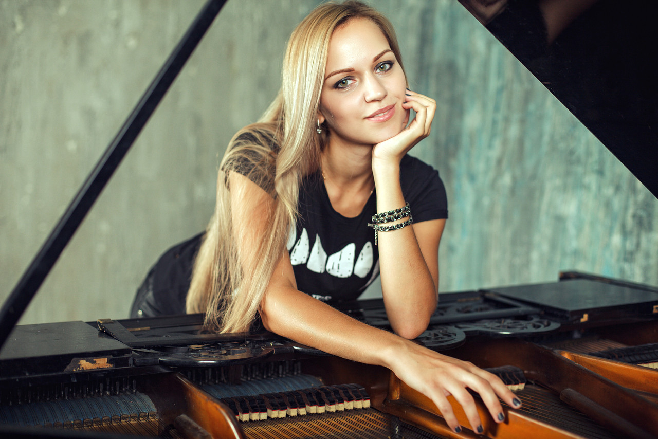 Gamazda with keytar promo