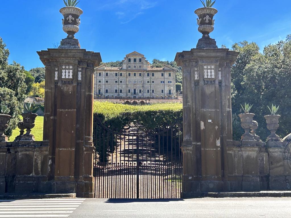 Жаркий сентябрь на побережье Тирренского моря.