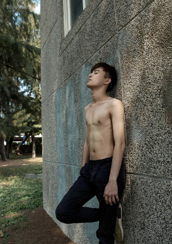 Blue Photo No.78 (Non-sex) - Em bot mới lớn và con cặc giả