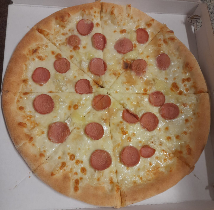 Pizza würstel
