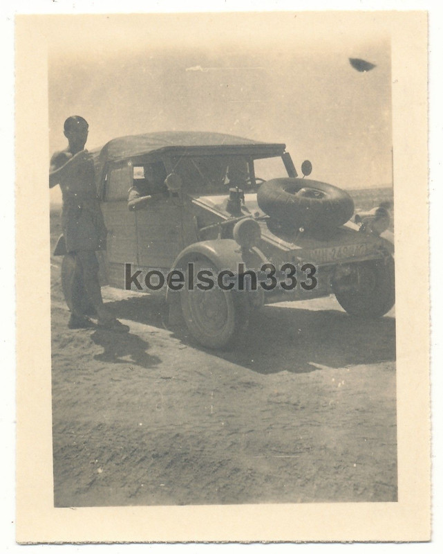 Foto Afrika Korps VW Kübelwagen PKW mit Ballonre