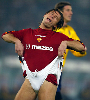 https://i.postimg.cc/HWXzpNm4/soccer1.jpg
