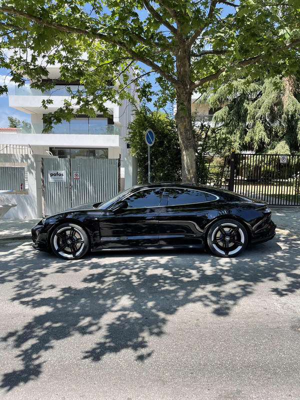 2B0304D1-BA7E-4079-B38D-6D53B163933B