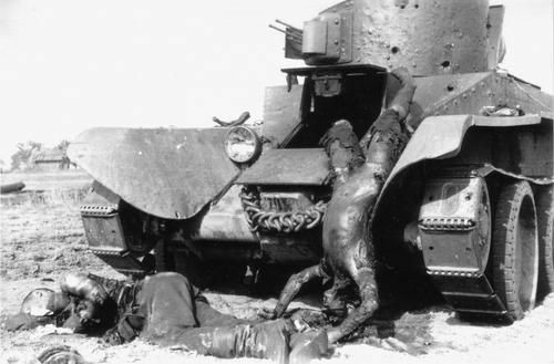 Tank-Destroyed-002.jpg