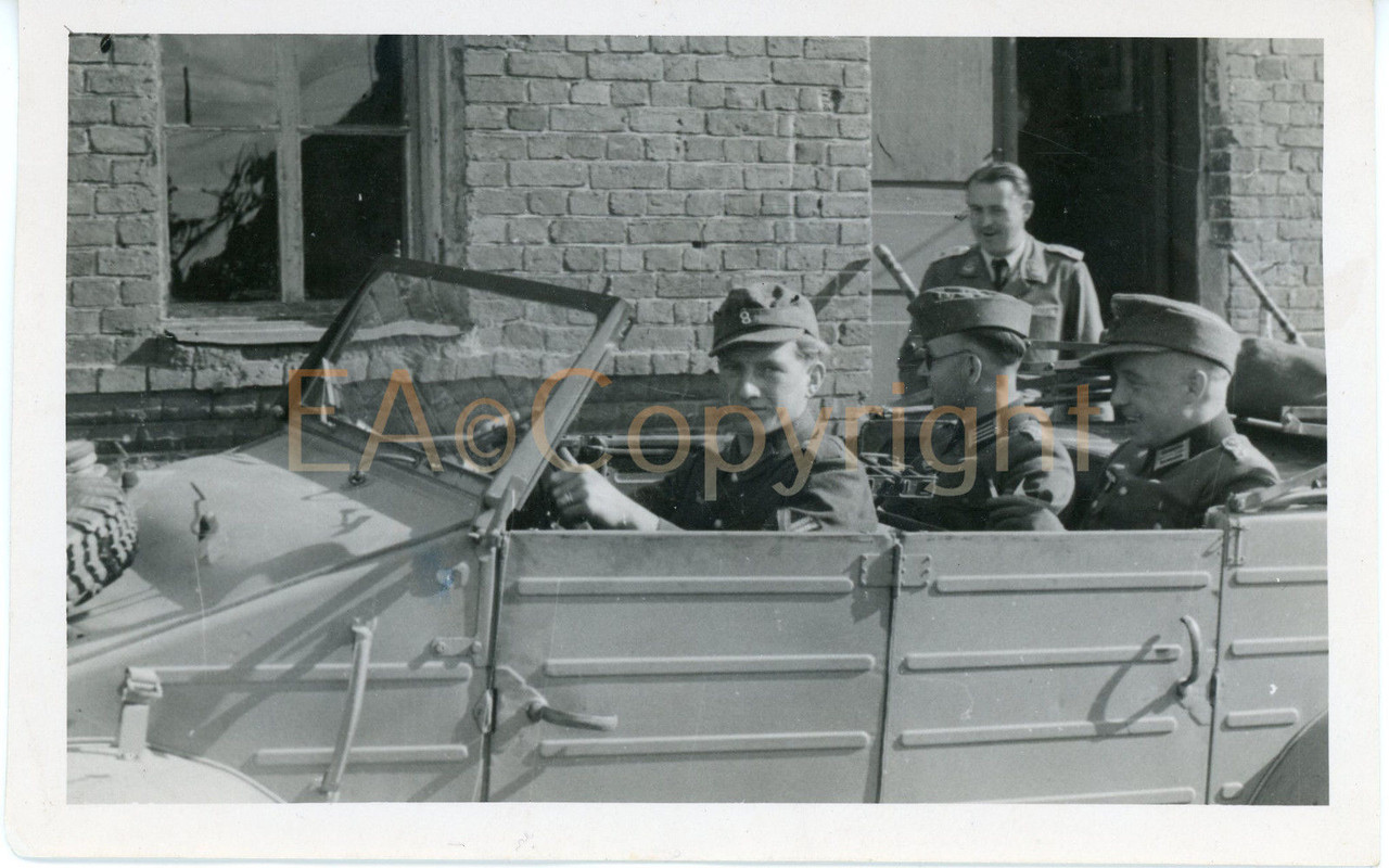 Auto Wagen PKW Kübelwagen VW Typ 82 Südfront Fot