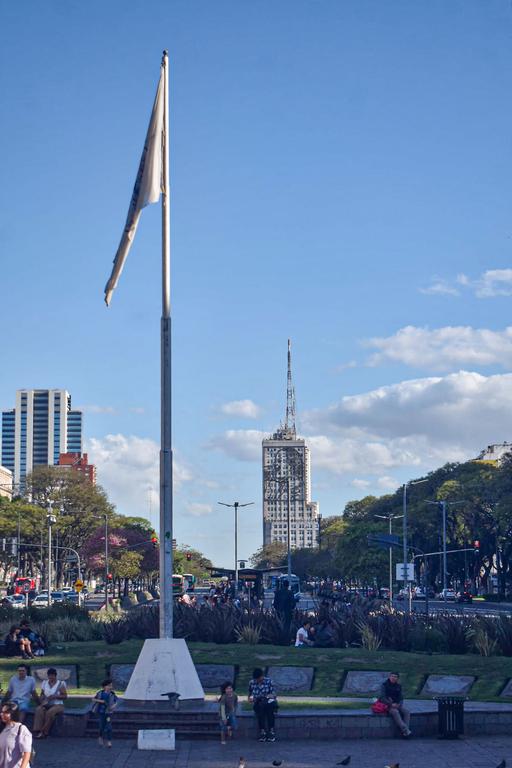 В джазе только девушки или аргентинско-бразильский калейдоскоп В джазе только девушки или аргентинско-бразильский калейдоскоп