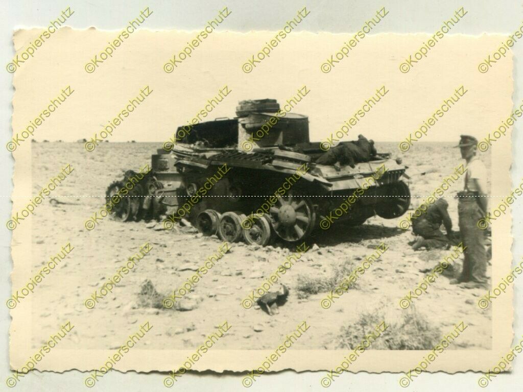 Foto, Afrikakorps, DAK, Lt.Kaestners zerstörter Panzer III bei A