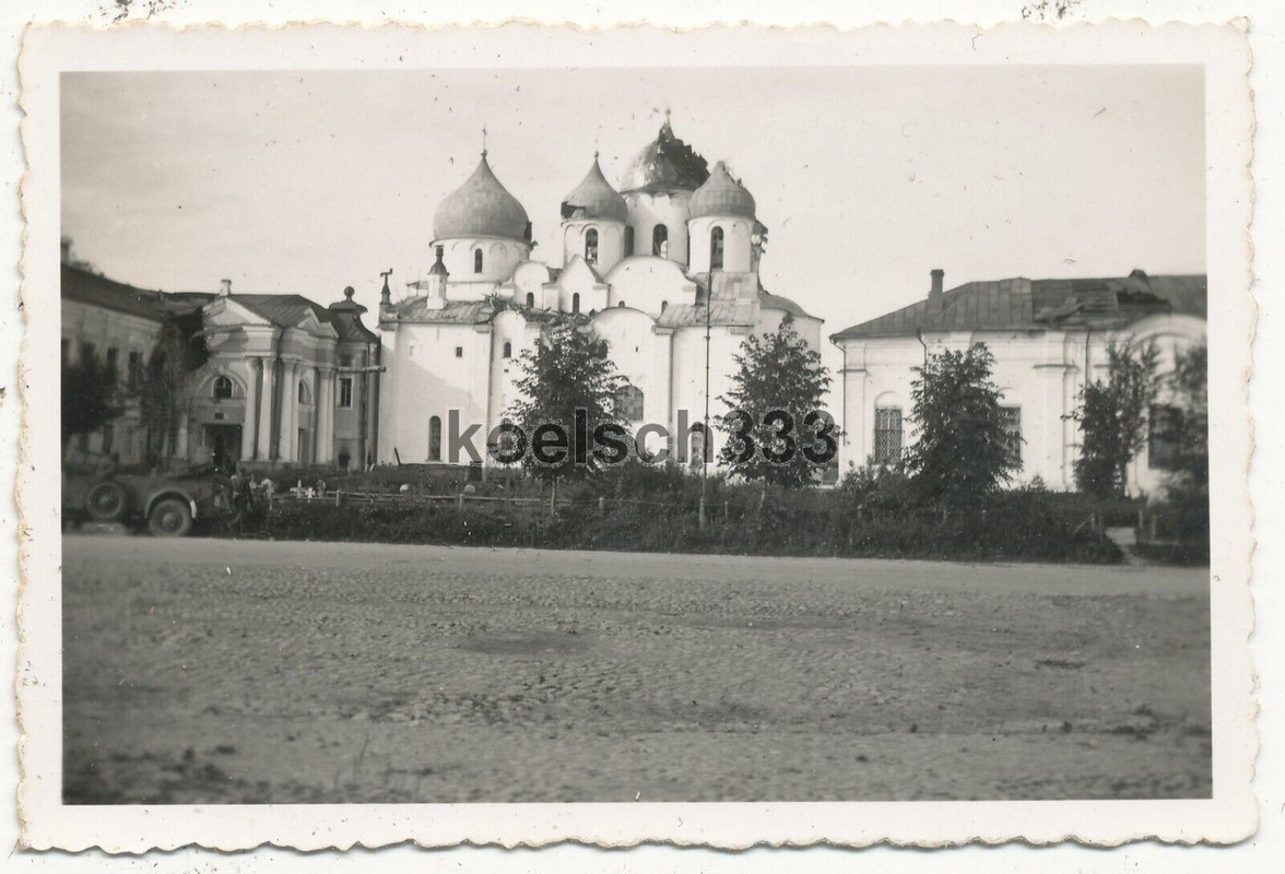 Foto Weliki Nowgorod Wehrmacht Ostfeldzug Russland 1941 spanische Gräber Azul !