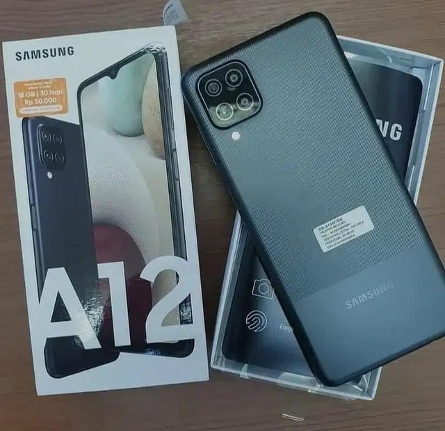 Smartphone Samsung Galaxy A12 Câmera Quádrupla Traseira Selfie de 8MP, Tela Infinita de 6.5 64GB, 4GB RAM Octa Core Bateria Dual Chip Pre