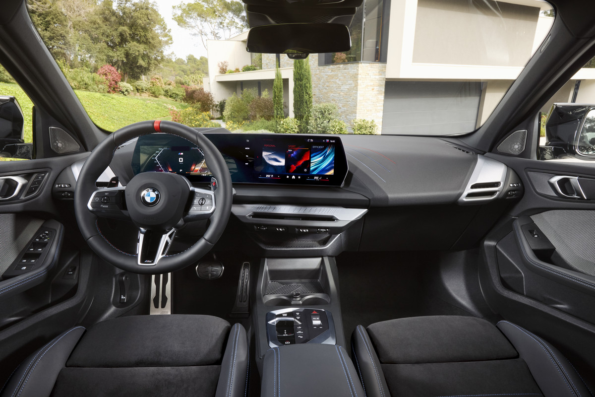P90550947_highRes_the-all-new-bmw-m135