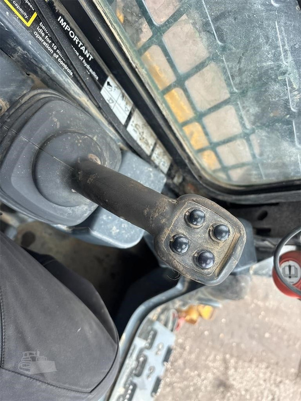 Vehicle thumbnail 32