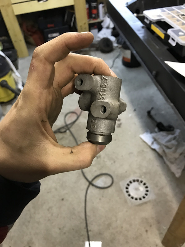 Restauration 4L (1001)