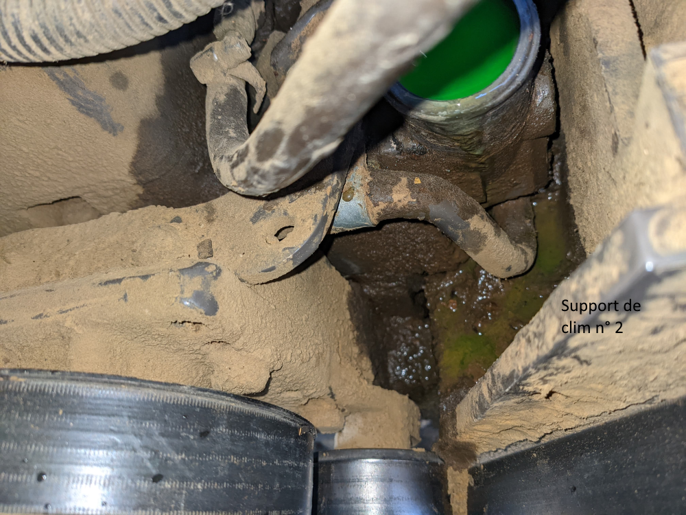 changer thermostat Ares 816 - derrière support de clim