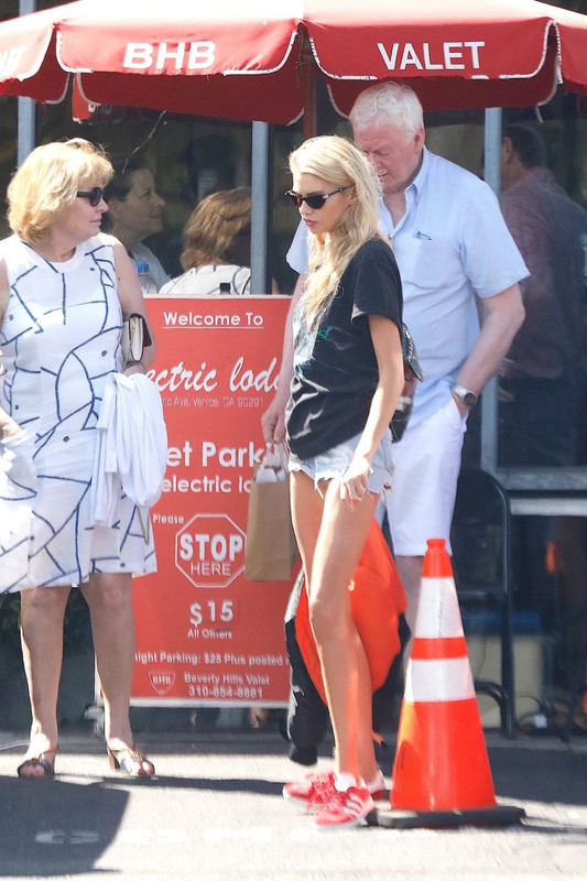 Stella-Maxwell-UPSKIRTSTARS-COM-23