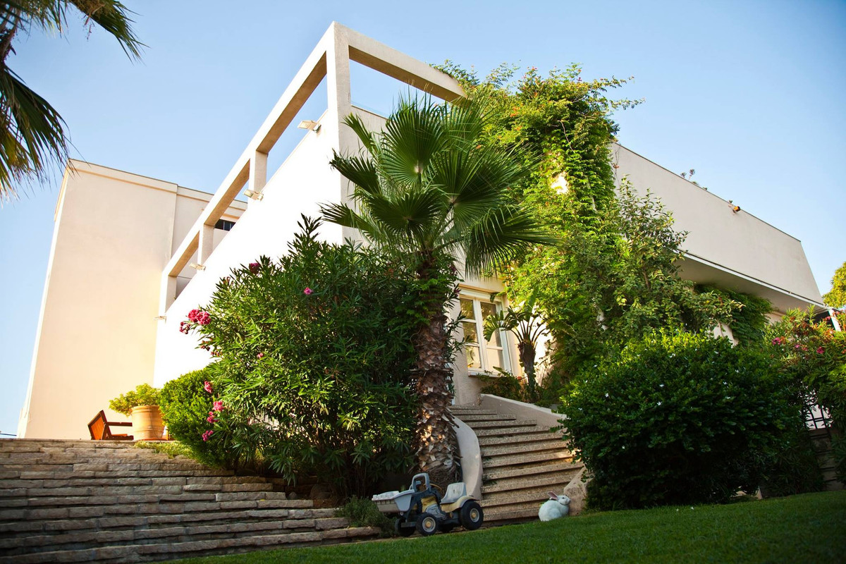 Ambassade d'Anna à Tel-Abiel 02