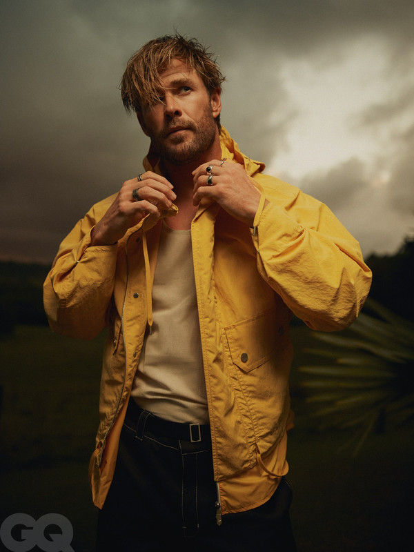 GQSUMMERONLINE-CHRIS-HEMSWORTH-ONLINE-8.jpg