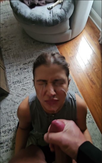 [Image: Cumshots5439014409.jpg]