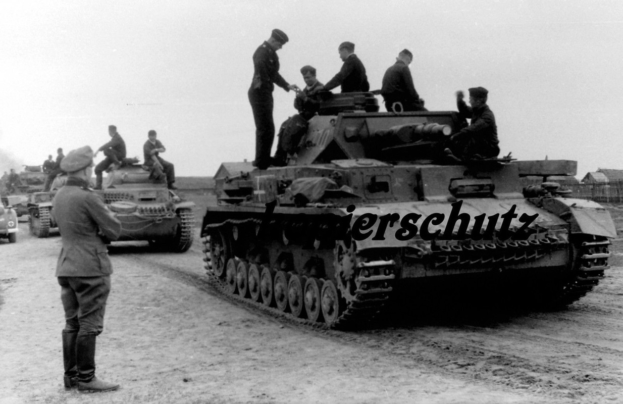 Rußland Briansk Vormarsch Panzer Tauchpanzer etc