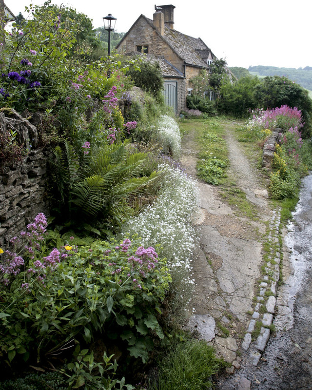 old-english-cottage-3063371.jpg