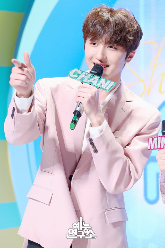 F9-EE6844-DAEE-4516-8926-B67-A959769-B9.