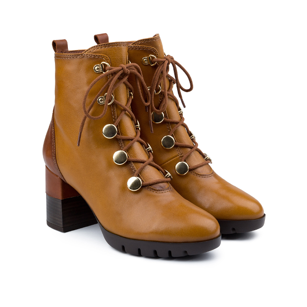 Shoestar čizmice sa visokom štiklom i platformom sa pertlanjem