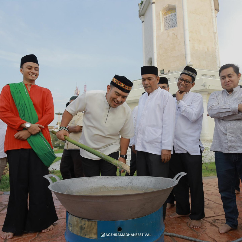 Proses pembuatan khauri kanji pada momen Aceh Ramadhan Festival 2023