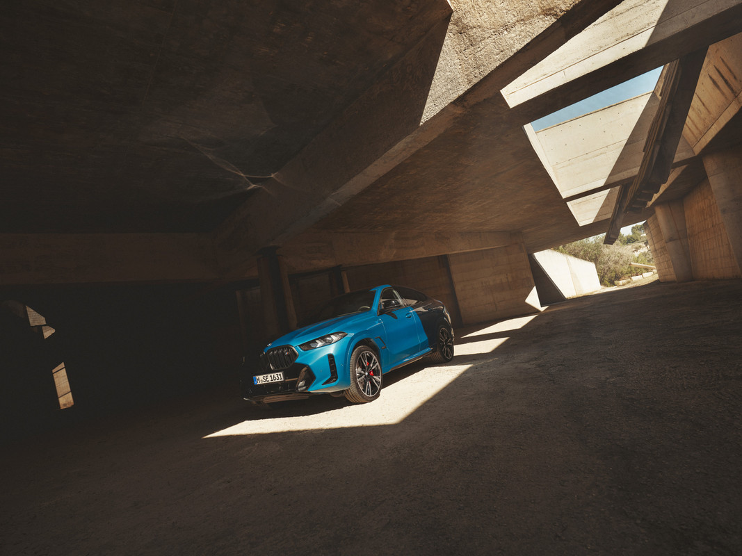 P90492394_highRes_the-new-bmw-x6-m60i-