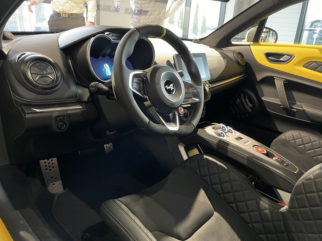 5BB33FA5-694E-4DA9-A2F1-B613F743A157