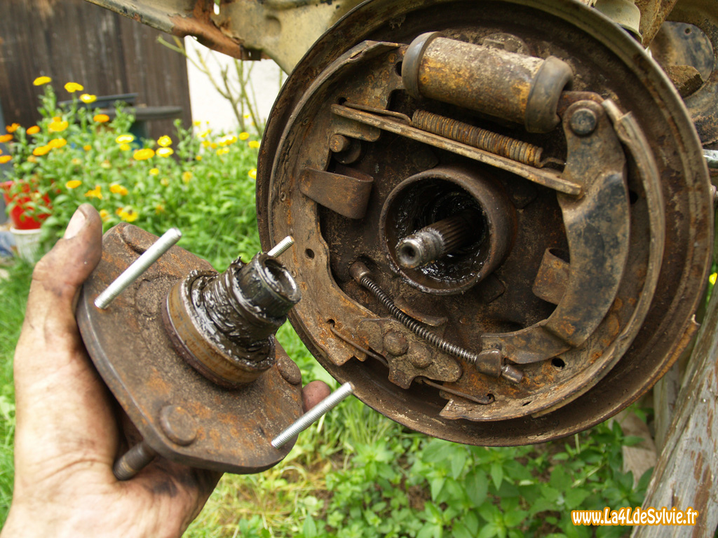 moyeu-avant-4l-tambour-depose