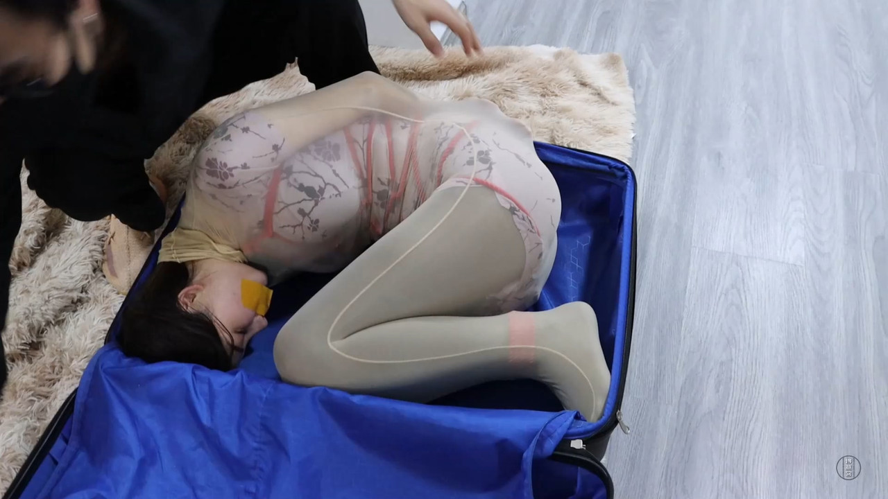 得意客 丝袜中的旗袍女.mp4_20220413_085549.655