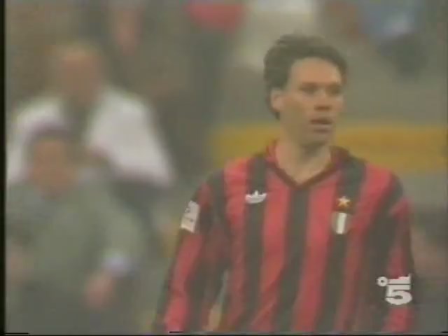 Champions League 1992/1993 - Grupo B - J1 - AC Milán Vs. IFK Göteborg (480p) (Italiano) 4
