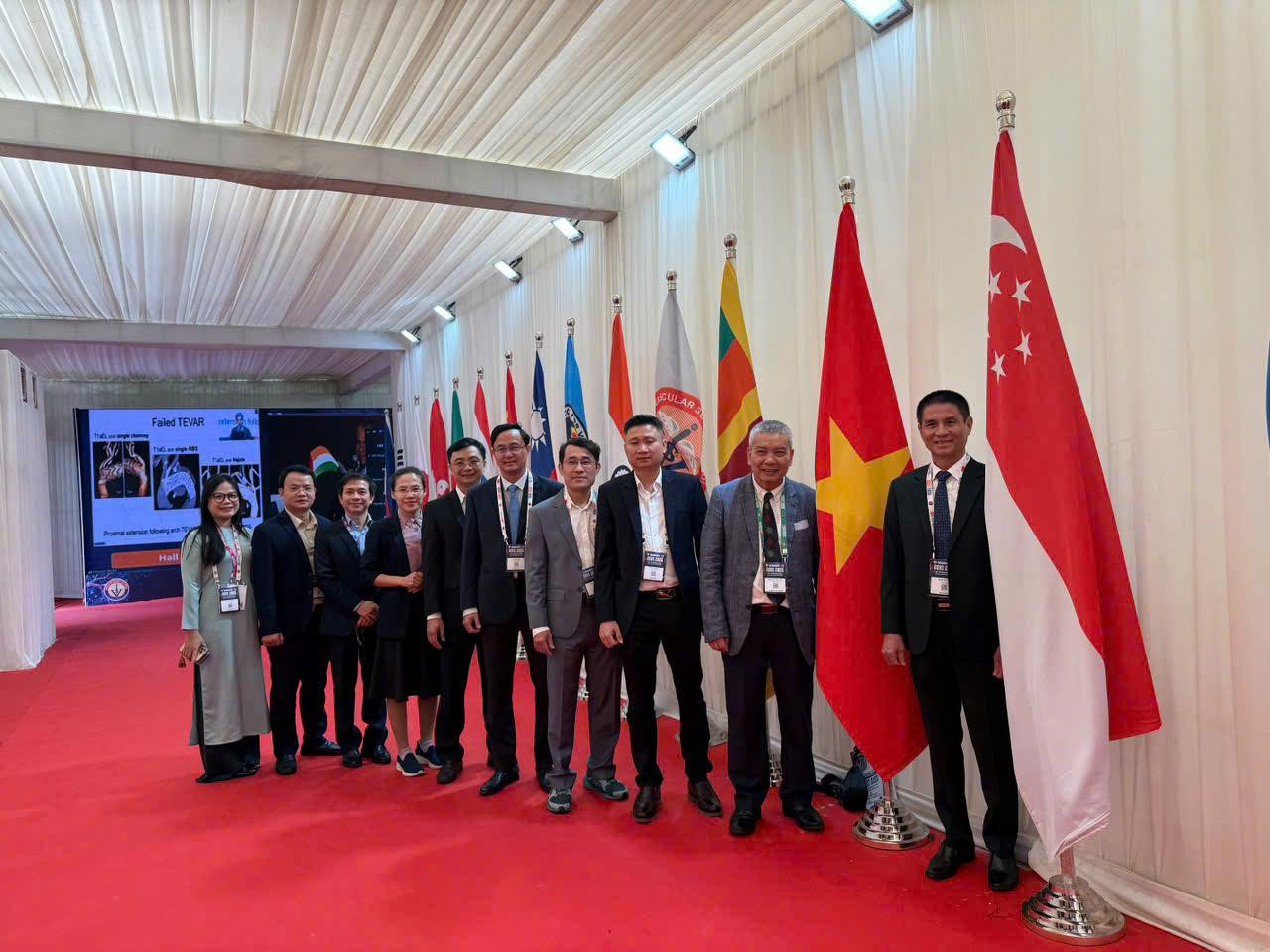 PGS.TS.BS Nguyễn Hữu Ước và các chuyên gia VNVDA chủ tọa, báo cáo khoa học tại ASVS 2026