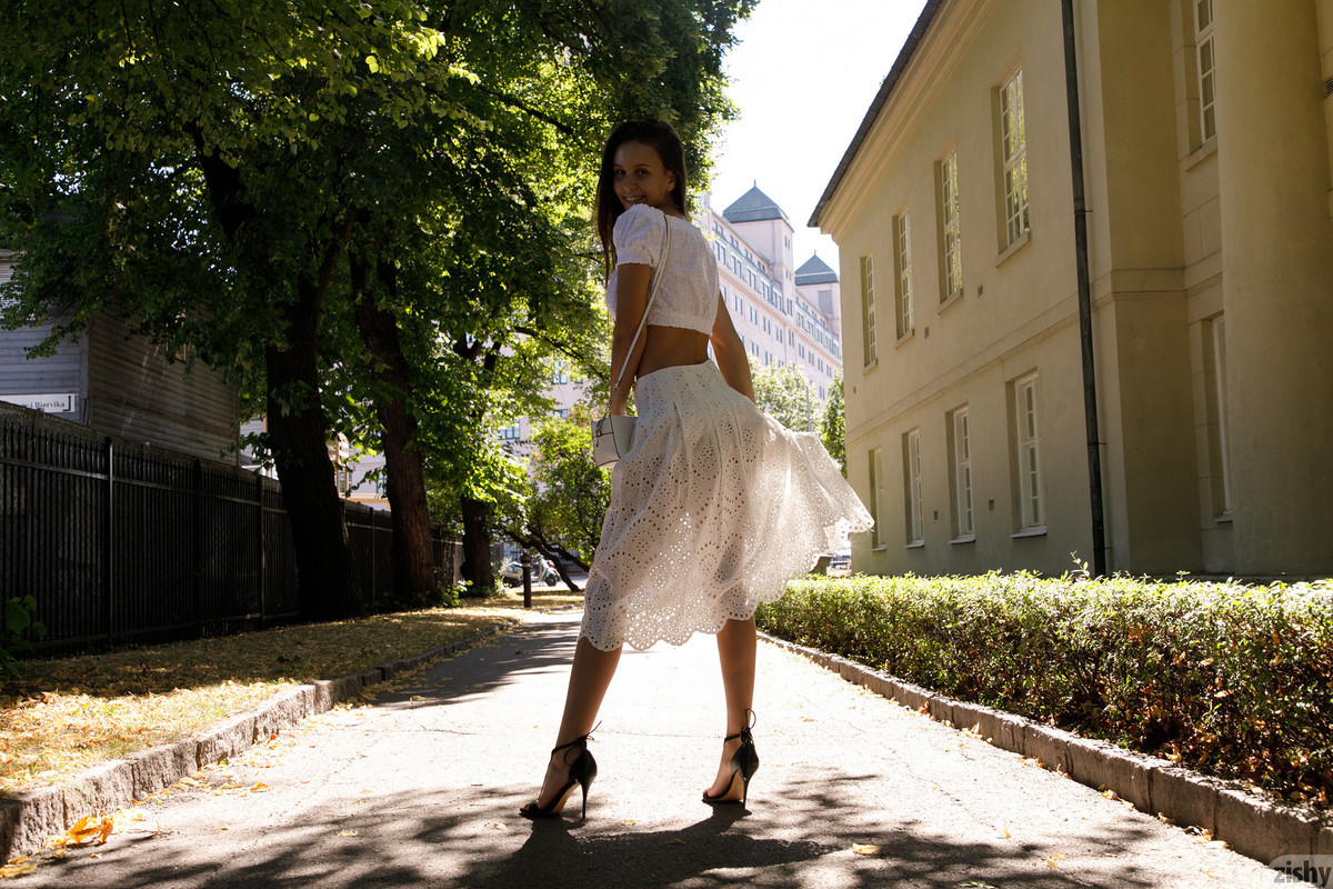 full_017_0916461306382876