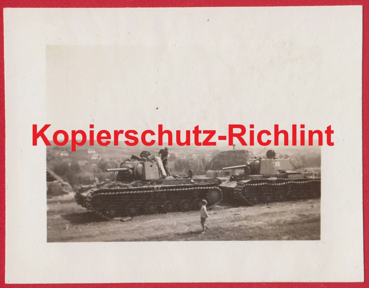 org Foto Wehrmacht Ostfront 2 russische schwere Panzer KW 1 Turmnummer 52 Tank
