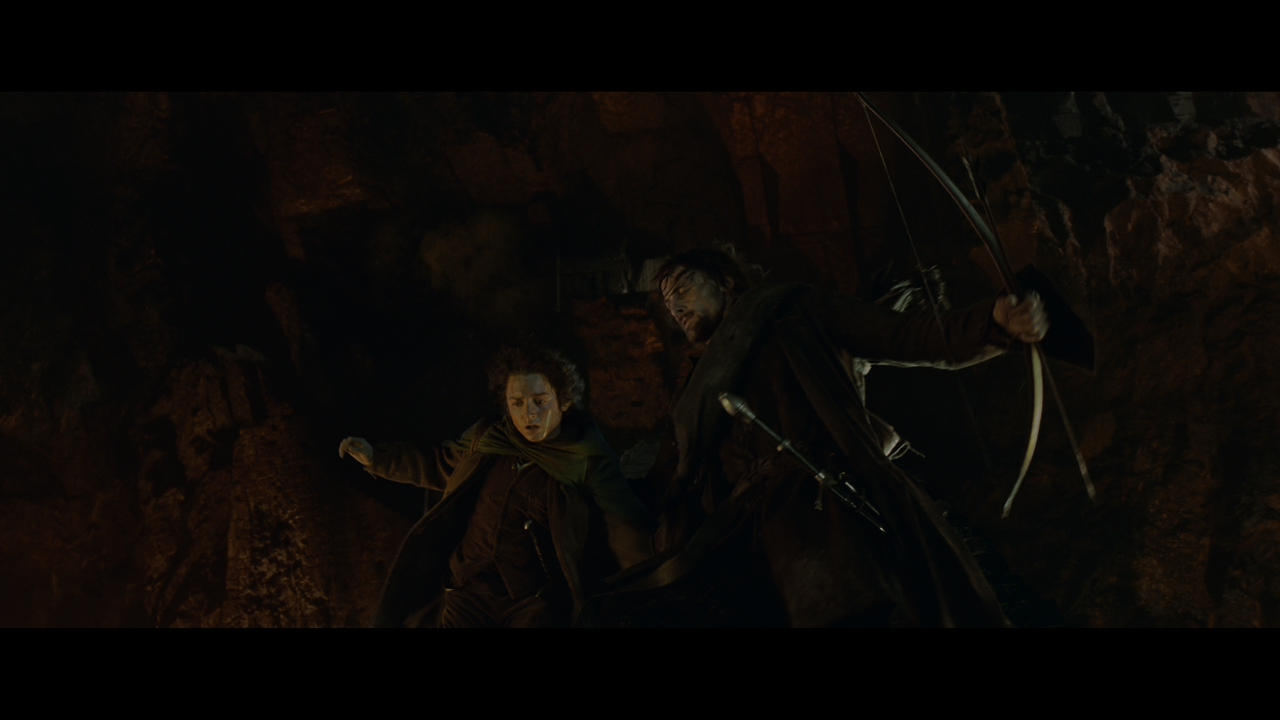 The Lord of the Rings- The Fellowship of the Ring (EXT.).mkv_snapshot_00.38.39_[2020.12.05_22.49.37]