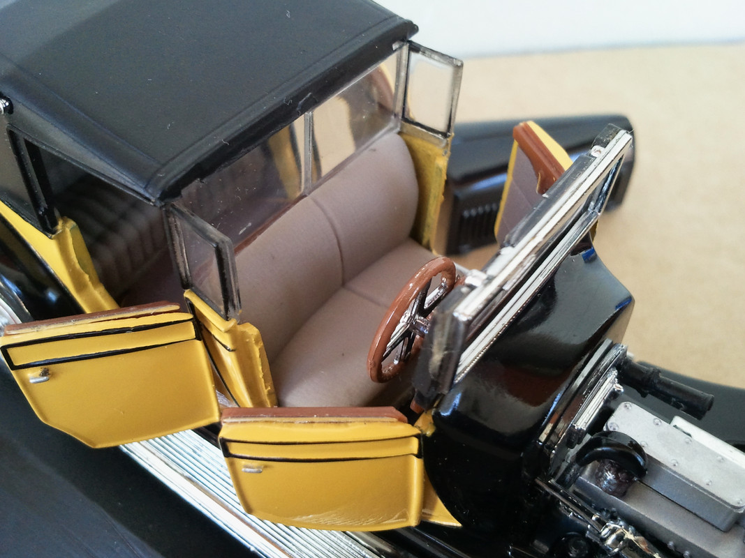 1929 Bugatti Type 41 Royale (Chasis 41.150) Berline de Voyage (Franklin Mint) (19)