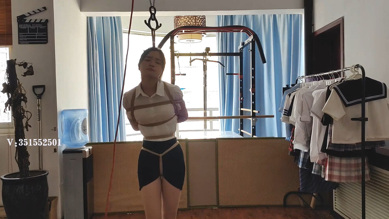 一绳所爱 白领洛洛高空驷马悬吊.mp4_20240601_131755.190